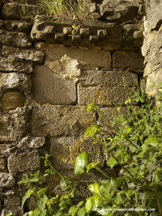 DETALLE DE LOS SILLARES, CON MARCAS DE CANTERO